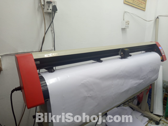 স্টিকার কাটিং মেশিন